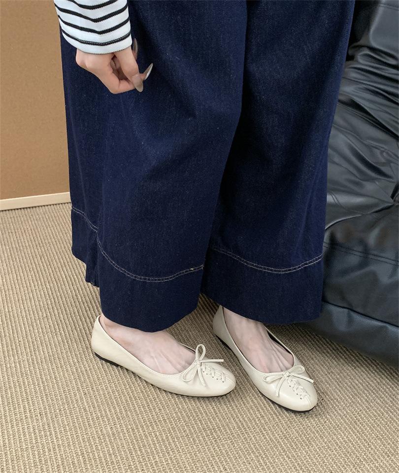 French Square Head Shallow Mouth Single Shoes Women's 2025 Spring New Small Man with Skirt Doudou Shoes Women's Soft-soled Flats