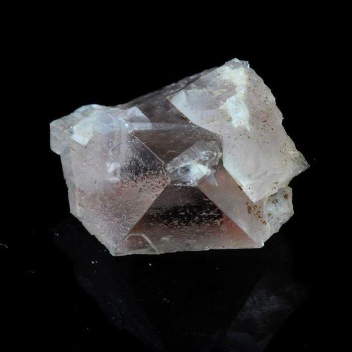Pierres et Minéraux. Fluorite rose. 4.04 ct. Massif du Mont-Blanc, France..