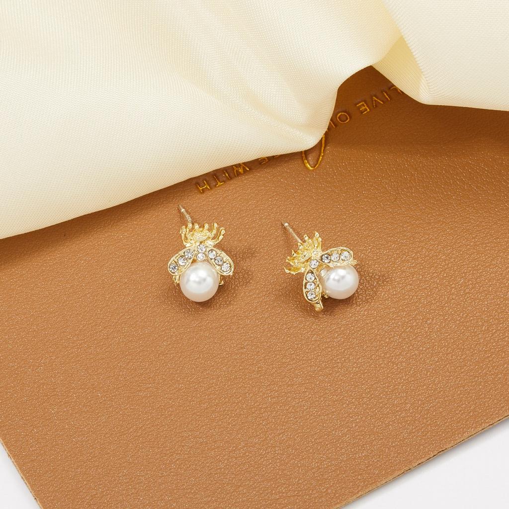Light Luxury Simulated Pearl Bee Stud Earrings For Women Men Vintage Exquisite Zircon Honeybee Insect Animal Earrings Jewelry