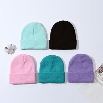 Auf Lager 0-3 Jahre alte Säuglingsstrickmützen Neugeborene Strickmützen süße Wollmützen Herbst Winter Baby Wollmützen