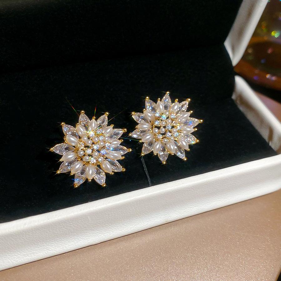 Zircon Irregular Round Pearl Earrings Light Luxury Premium Stud Earrings French Exquisite Versatile Earrings