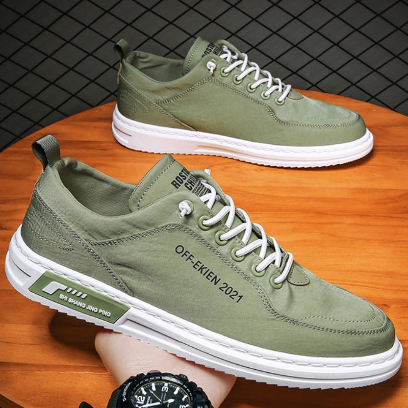 Herrskor Vulkaniserade Skor Platta Halkfria Slitstarka Andningsbara Sneakers Mode Canvas Fritidsskor Märkesskor för Män