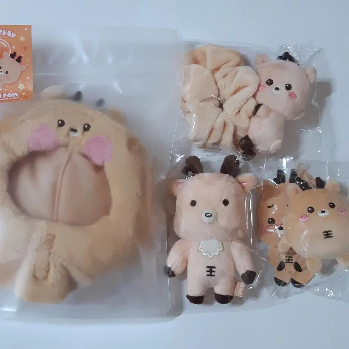 

4 типа в партии) Urak Balm Cheering Stick Cape, кукла 10 см, мини-кольцо для куклы, Scrunch Riize Sungchan