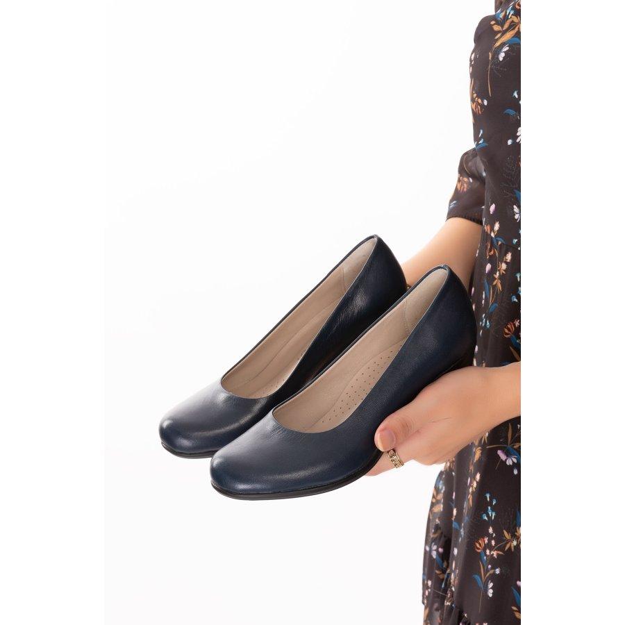 Women's Genuine Leather Mid Heeled Shoes