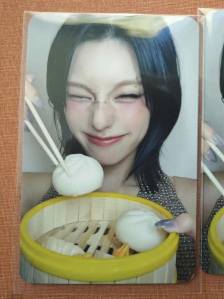 [USED] ITZY Yeji Air Makestar Autograph Session Limited Edition Trading Card A4