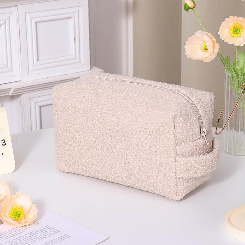 Large-Capacity Teddy Fleece Makeup and Skincare Bag for Autumn/Winter