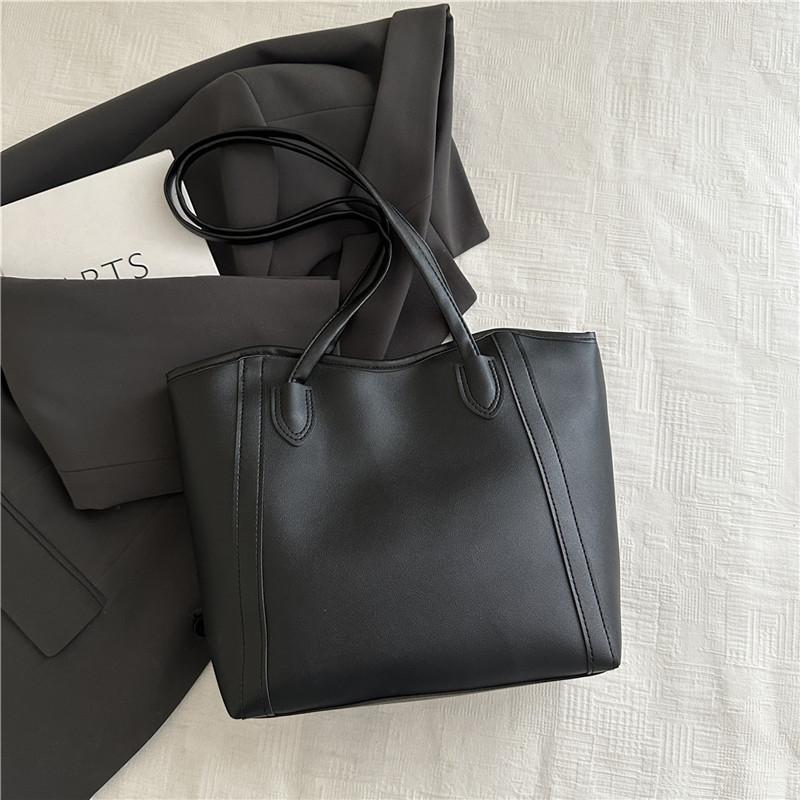 

Simple, fashionable, retro, large-capacity commuting, simple summer new solid-color one-shoulder portable tote bag for women