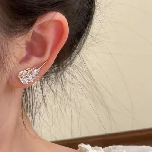 Banquet Protagonist Exquisite Daughter Flashing Zirconium Hollow Earrings Female Light Luxury Niche Exaggerated Earrings Temperament Unique Earrings