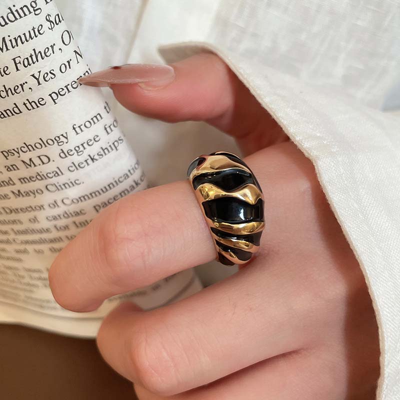 Vintage Red Enamel Drip Oil Open Rings For Women Girls Fashion Metal Irregular Patterned Adjustable Finger Ring Jewelry Gifts