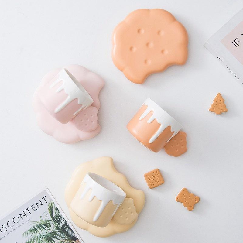 240ML Cute Cream Biscuit Ceramic Water Cup Creative Cartoon Household Breakfast Milk Mug Girls Office Design Coffee Cups