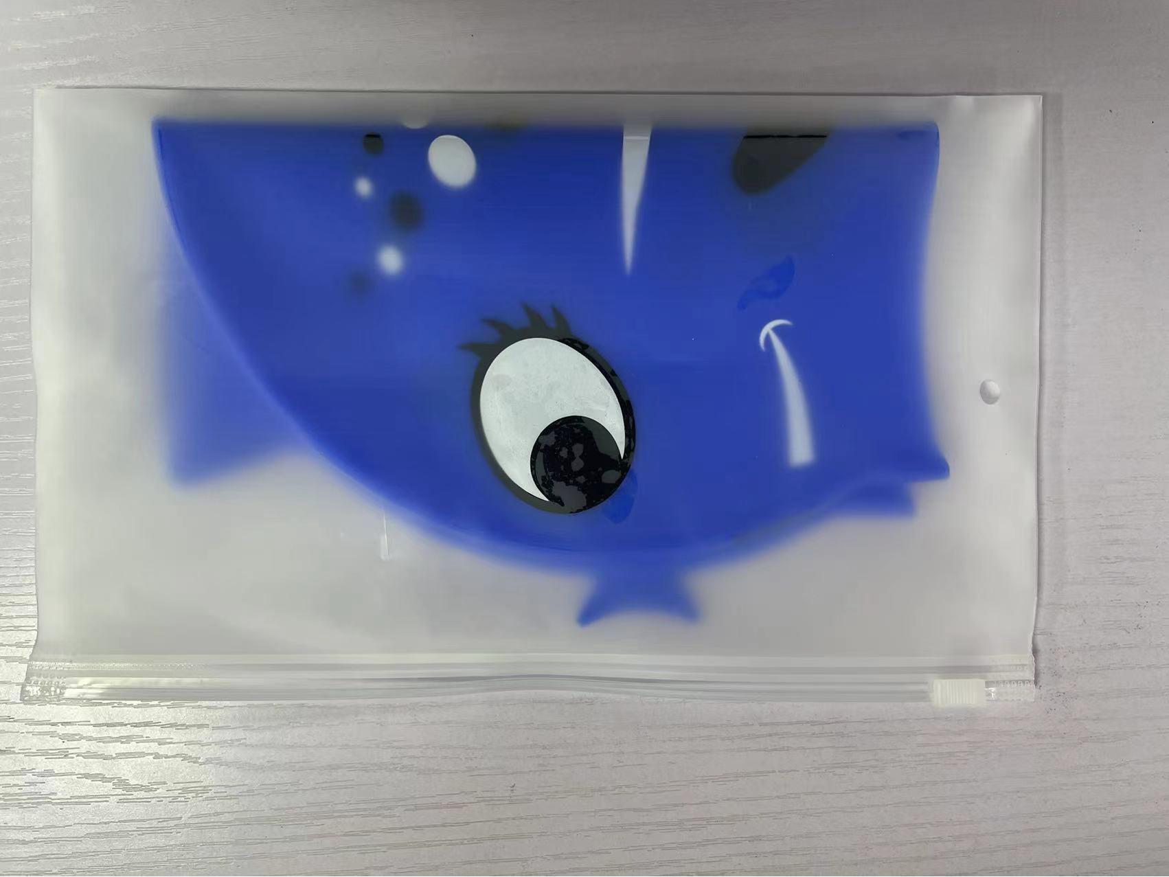 

Children s Cute Cartoon Fish Silicone Swim Cap - Unisex, Comfortable, Ear Protection, Non-Tight, Ideal for Swimming Training