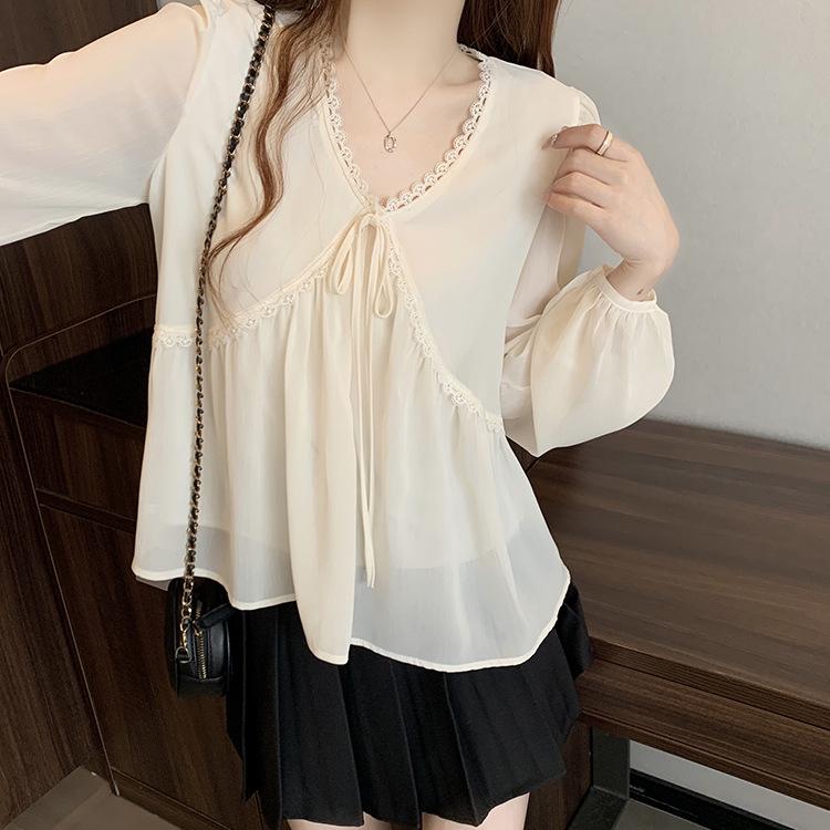 

Elegant Plus Size V-Neck Lace Long Sleeve Top for Women XL абрикосовий