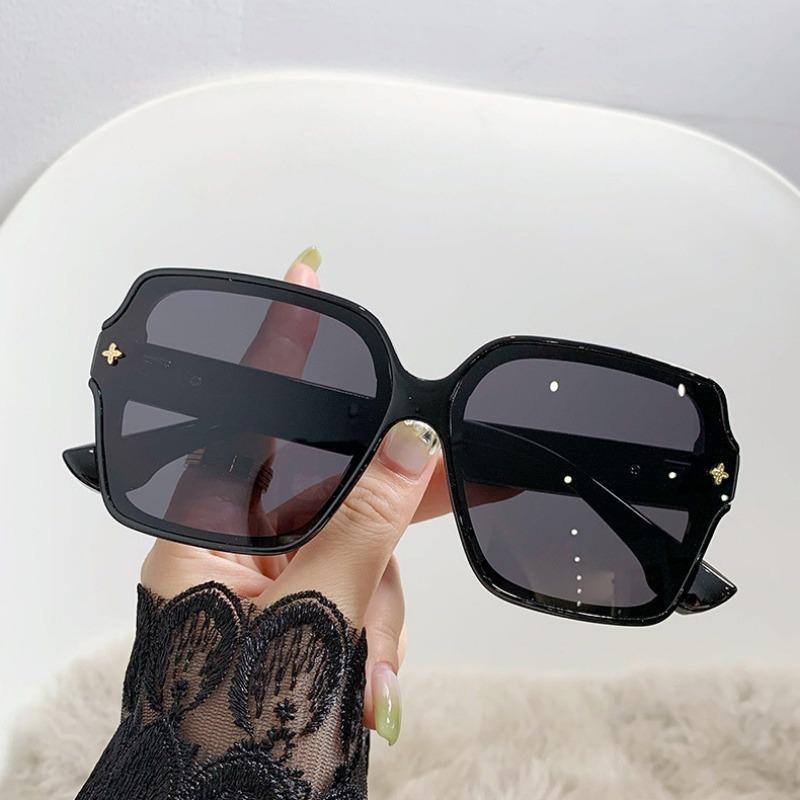 Vintage Women's Sunglasses for Female Retro Square Sunglasses Shades