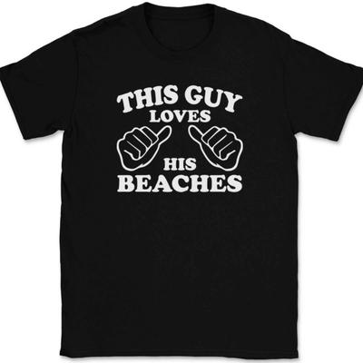 Dieser Typ liebt seine Strände T-Shirt Tee Lustig Ozean Neuheit Geschenk