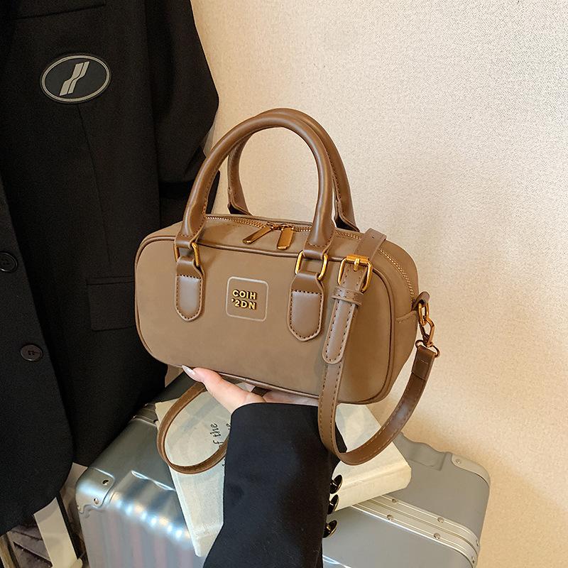 Frosted retro bag women's autumn and winter new versatile shoulder messenger bag high-end portable pillow bag