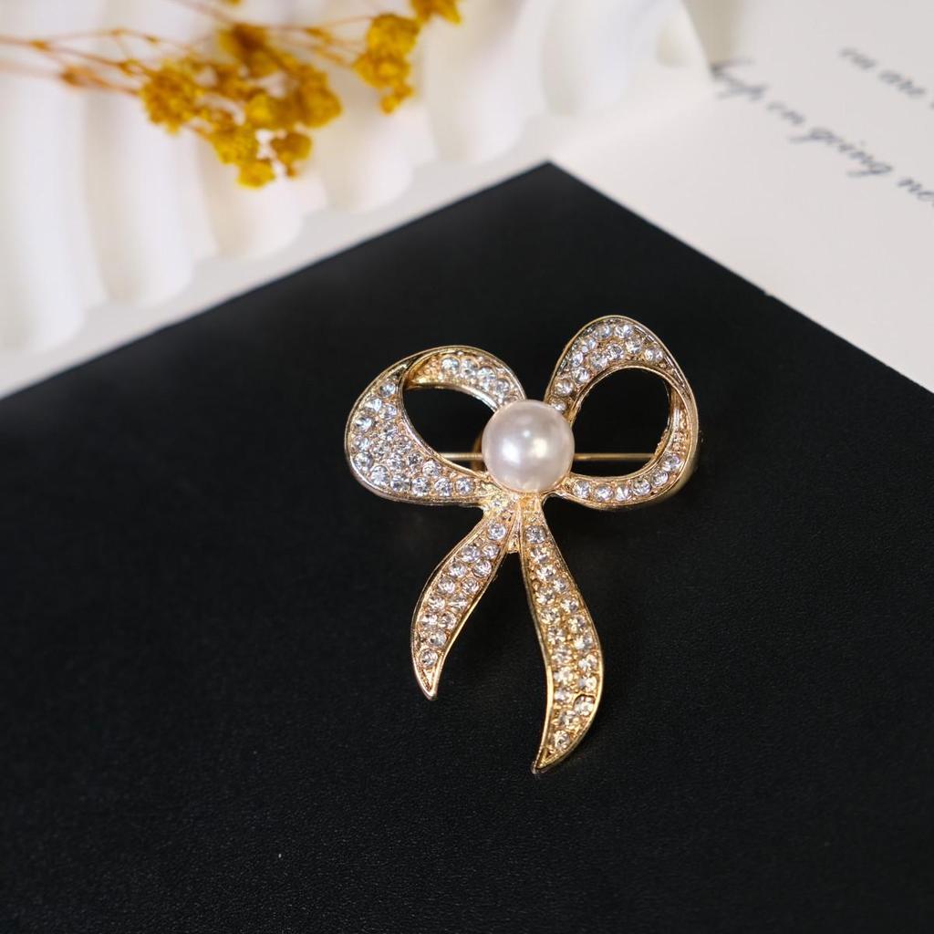 Elegant Women's Brooch: Versatile Bow & Insect Flower Design with Anti-Exposure Feature