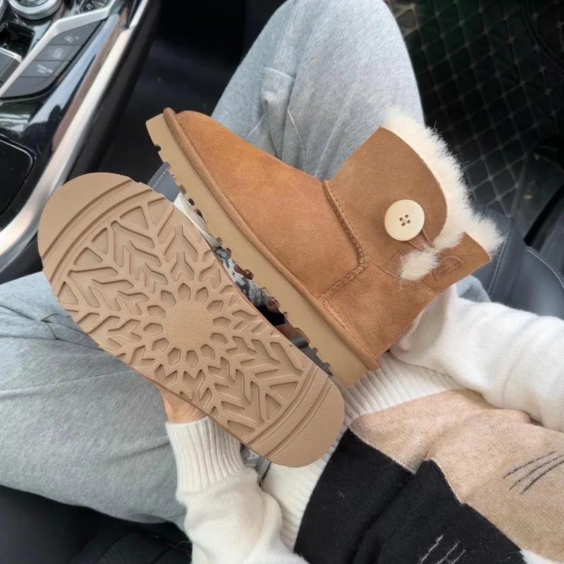Fashion One Button Low Cut, High-end Quality 2-in-1 Genuine Leather, Real Wool, Sheepskin Fashionable and Warm Chestnut Thick Snow Boots