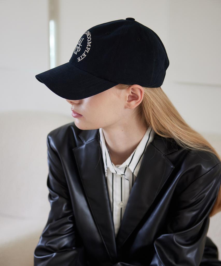 Olinkeompeulliteu Round Logo Ball Cap (Black)