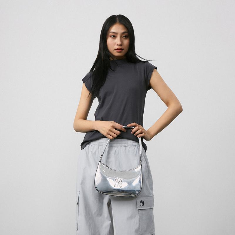 MLB New York Yankees Artificial Leather Shoulder Bag, Handbag, Clutch, Student Backpack Unisex Silver Casual