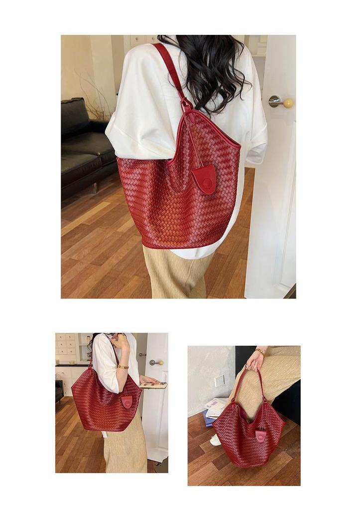 2026 Autumn Korean Woven Texture Bucket Bag - Trendy Large Capacity Shoulder Bag for Women and Kids