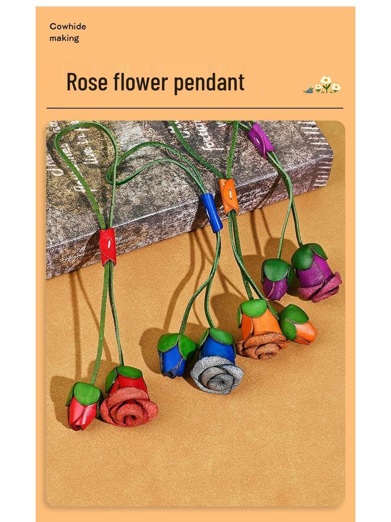 Luxuriöser Anhänger mit Rose aus echtem Leder