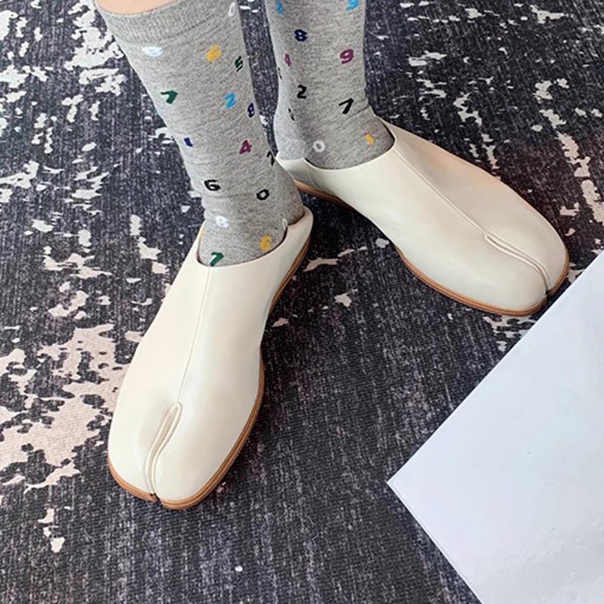 

Версия из овчины~ обувь с раздвоенным носком женская на плоской подошве ретро личность нишевый дизайн туфли-подковы ленивые на одном педале свиные копытца одинарные туфли 40