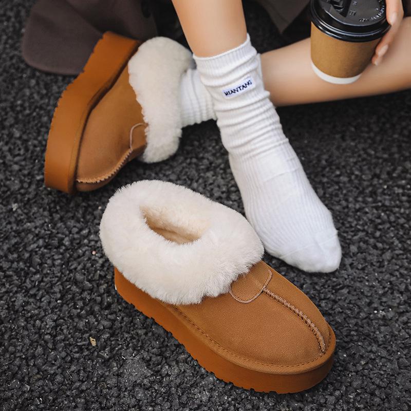 Women's Genuine Leather Thick-Soled Snow Boots, Non-Slip, Warm, with Plush Wool and Velvet Lining.