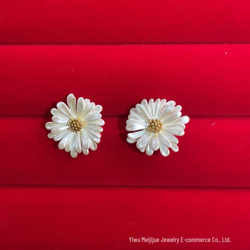 Vintage Red Agate & Zircon Inlaid Oval Shell Daisy Stud Earrings - Versatile Jewelry for Daily Wear