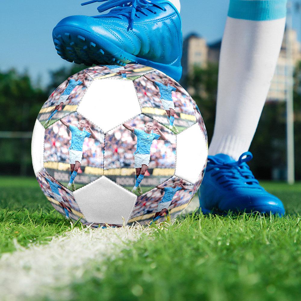 Pallone da Calcio Erling Haaland Taglia 5, Cucito a Macchina in PVC, Resistente e ad Alto Rimbalzo, Adatto a Tutte le Età, Merchandising per tifosi, Partite e Uso all'Aperto.