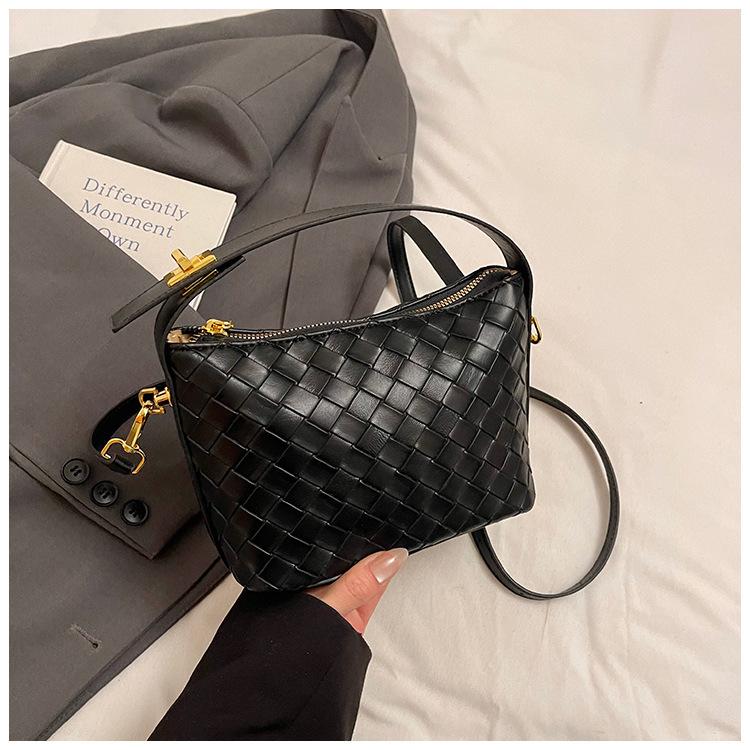 Fashion Design Handbag Women's 2025 Summer New Fashionable Woven Small Bag European and American Personality Shoulder Messenger Bag