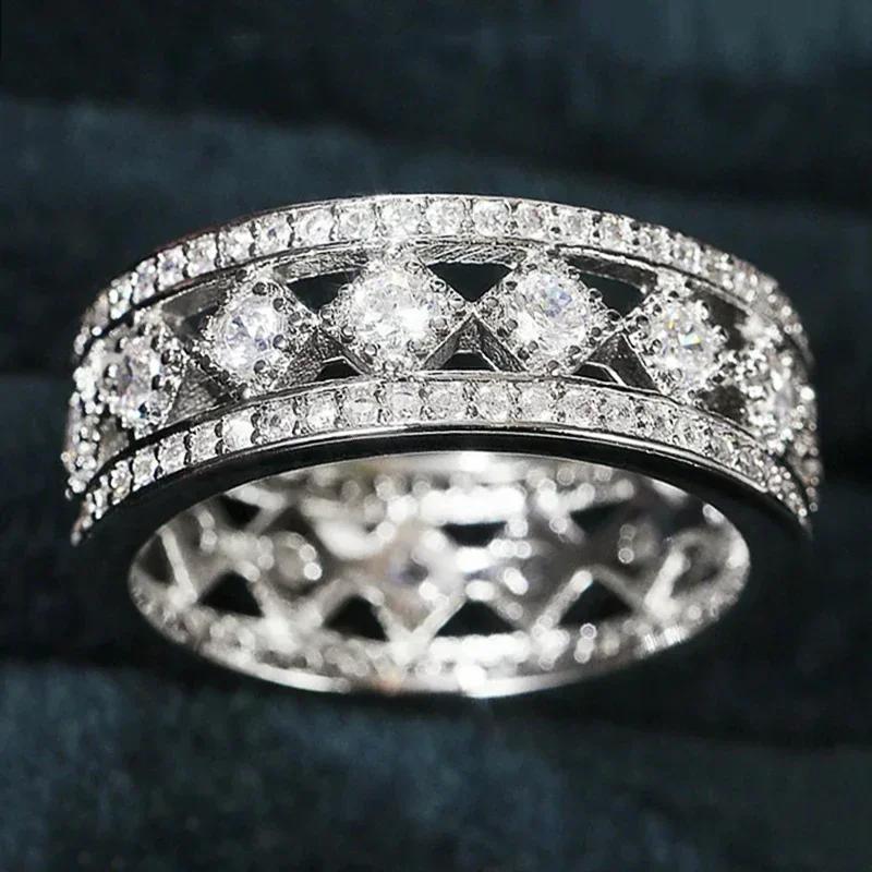 Neue Mode Schlichte Damen Eheringe Ringe Ausgehöhltes Design Vollständig mit Zirkonia ausgefasst Versprechen Party Statement Schmuck