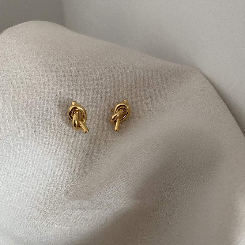 Vintage Gold-Plated Knot Design Earrings: Minimalist  Exquisite