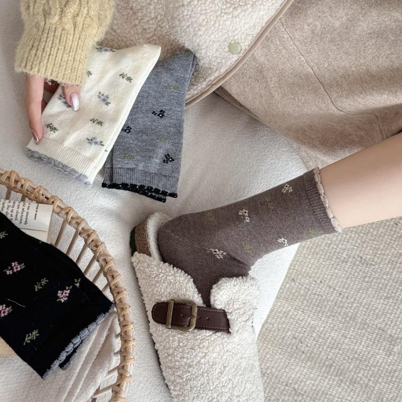 Ladies Autumn Lovely Small Flower Non Bone Anti Pilling In The Tube Pile Socks