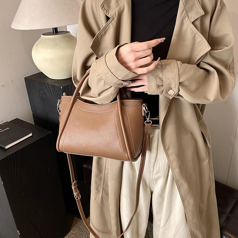 Retro Simple Hand Bucket Bag Women's Spring and Summer New Texture Shoulder Bag Casual Fashion Tote Women's Bag