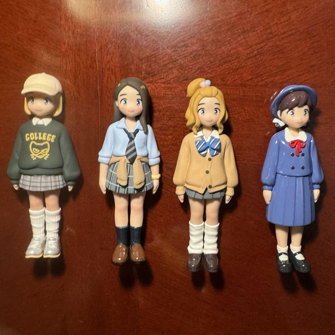 

[USED] POPMART JUST A GIRL NORI Youth Lookbook