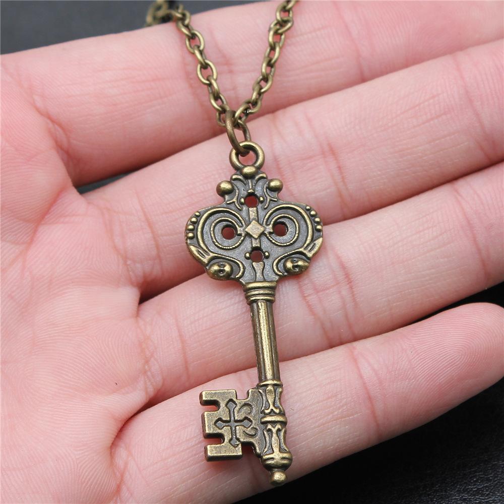 Vintage Big Key Pendant Long Chain Necklace For Women Girl Birthday Gift Enter University Gift Costume Jewellery Necklace