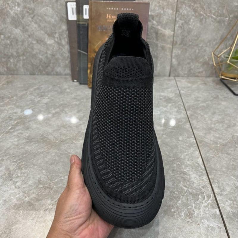 Fashion 2025 New Spring Men's Slip-On Sneakers Breathable Casual Shoes Chunky Sole Soft Cushion Lightweight Design for Everyday Walking