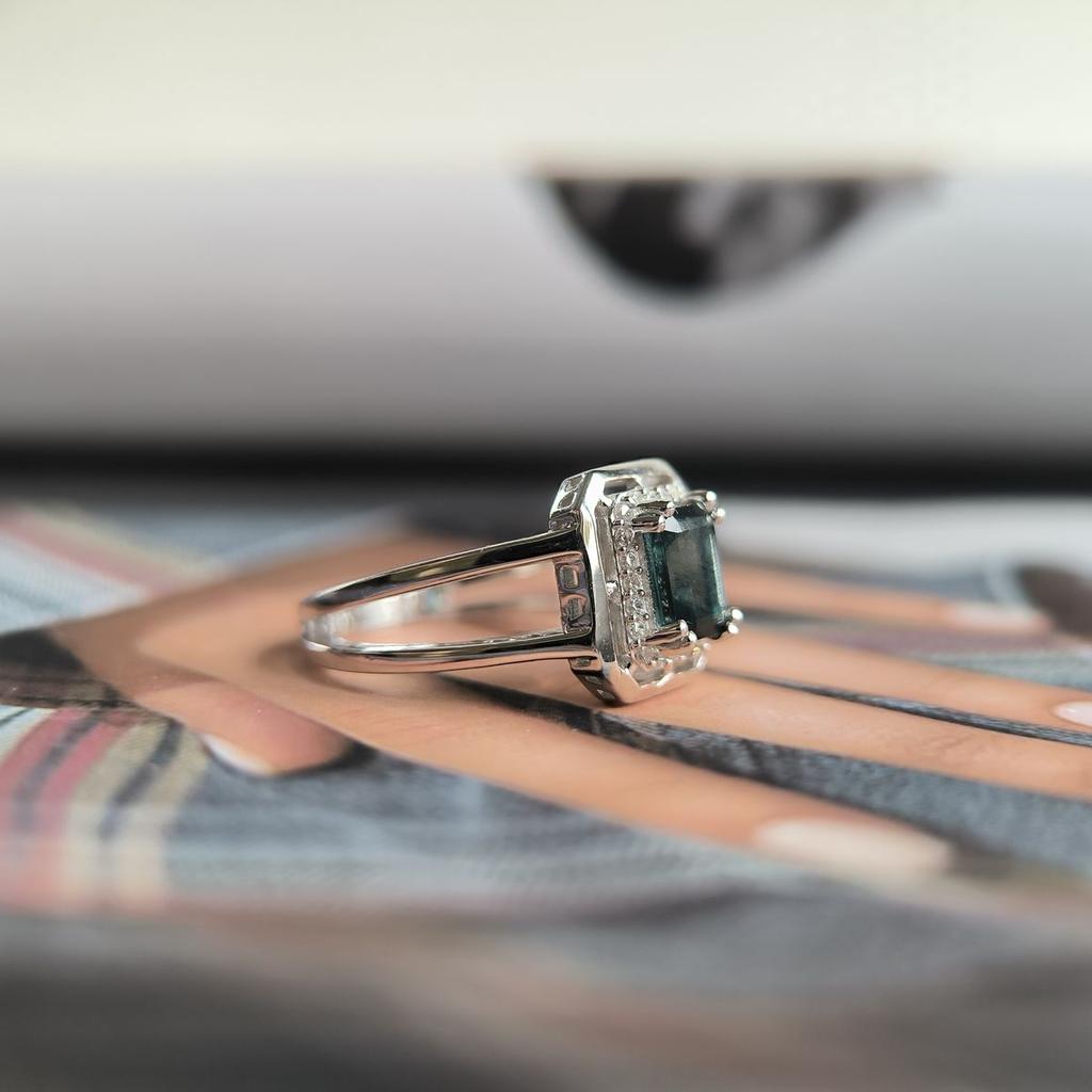 Silberring mit London Blue Topas 1,084ct, Gewicht des Artikels 4,8 g (2195993)