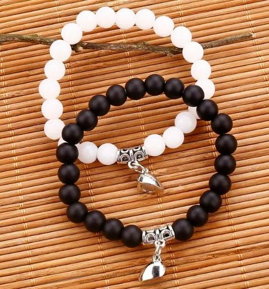 Black and White Heart Magnet Couple Bracelet Pair - Unique Design for Best Friends