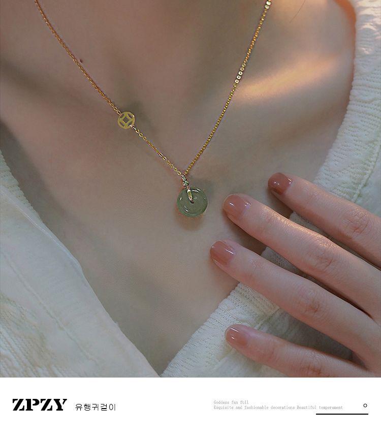 Hetian Jade Necklace: 2025 Women's Jade Pendant Choker with Peace Buckle Clavicle Chain In New Chinese Style