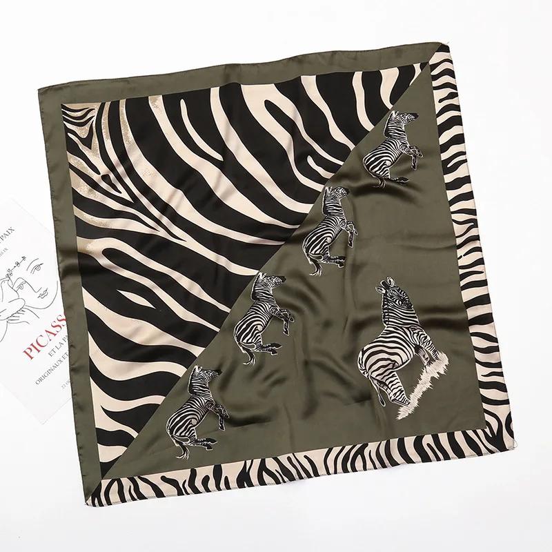 

70cm Black and White Animal Printed Scarf Women s Simulated Silk Animal Printed Scarf Fashion Elegant Headscarf Shawl армія зелений колір