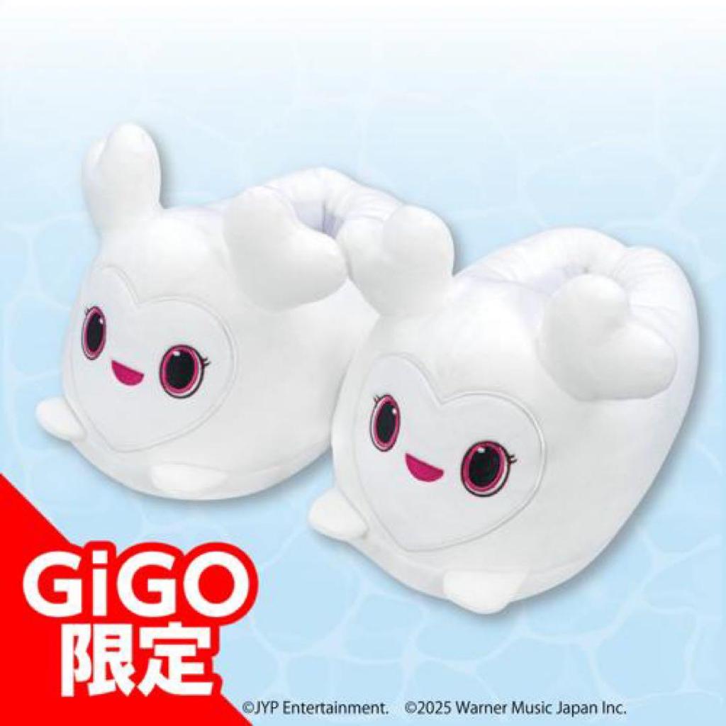 [USED] Dahyun TWICE LOVELYS Plush Slippers + Original Bag