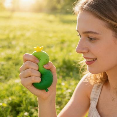 Simulation Cucumber Stress Toy Anti-Anxiety Cucumber Squeeze Toy Soft Stretchy Vegetable Fidget Sensory Pinch Toy Party Favors