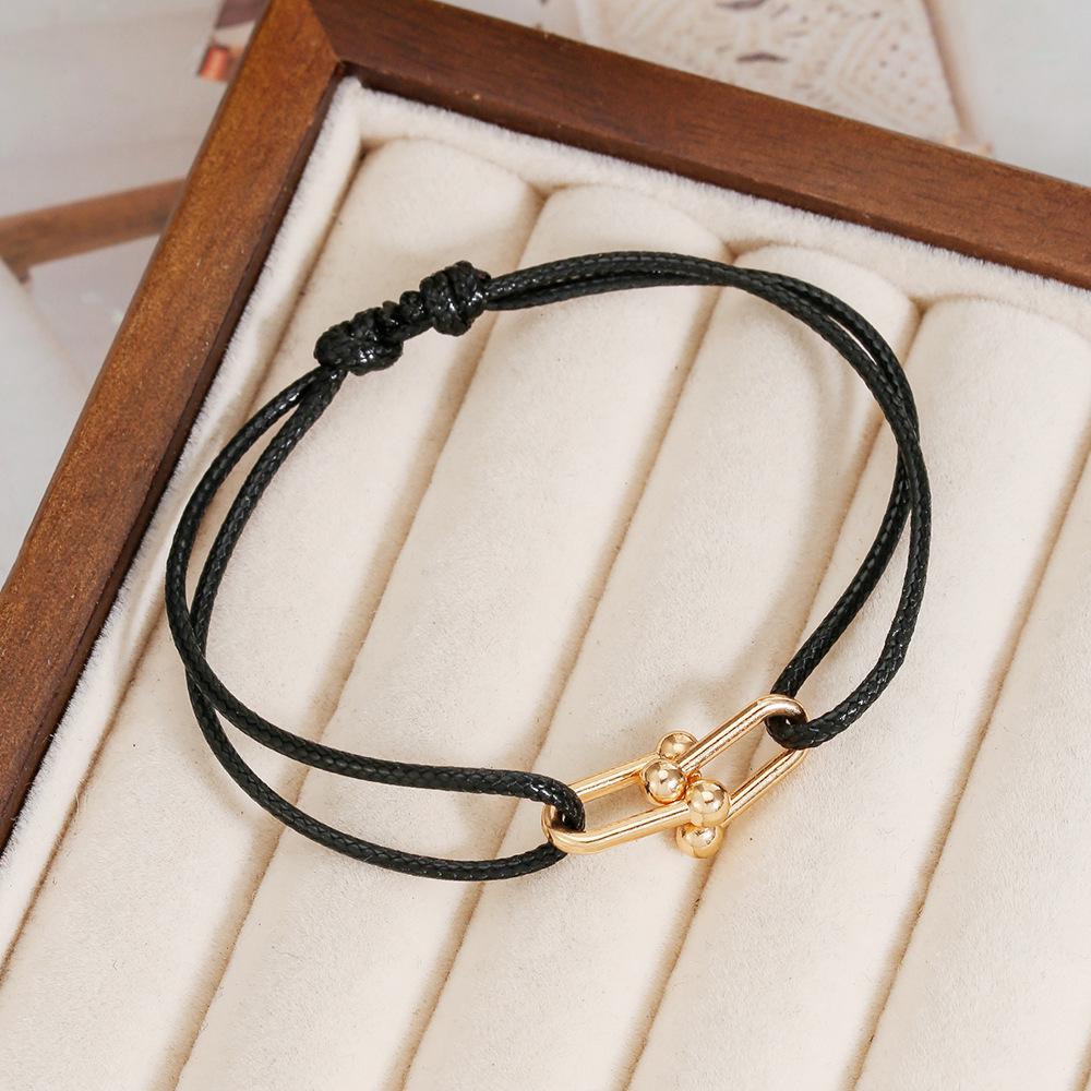 

Handmade Woven Couple Bracelet with Alloy Horseshoe Clasp - Adjustable and Stylish Design чёрный