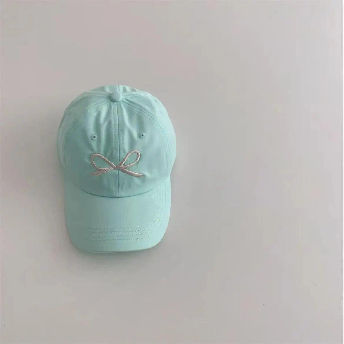 

Новинка 2024 года, детская шапка с вышивкой и бантом, однотонная детская бейсболка, однотонные детские фуражки, регулируемая шляпа от солнца для девочек, детская кепка для малышей 48-53cm 2-8Year зелёный