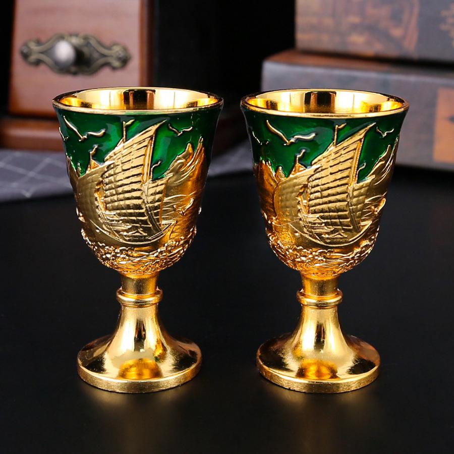 Kielich retro kubek do picia wody kubek na wodę święconą domowy kubek na jeden łyk mały kieliszek do wina szafka na wino metalowa ozdoba prezent