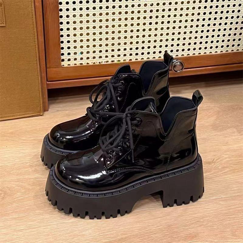 Korean Version of Black Martin Boots for Women's Autumn 2025 New Thick-soled Thick-heeled Short Boots, Sweet and Cool Small Short Boots Ins