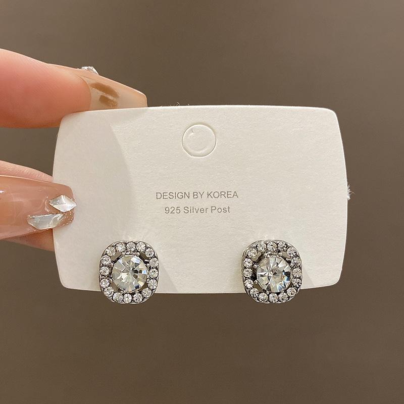 

925 silver needle flash diamond square stud earrings for women s niche temperament light luxury earrings, no need to pick ear jewelry when sleeping