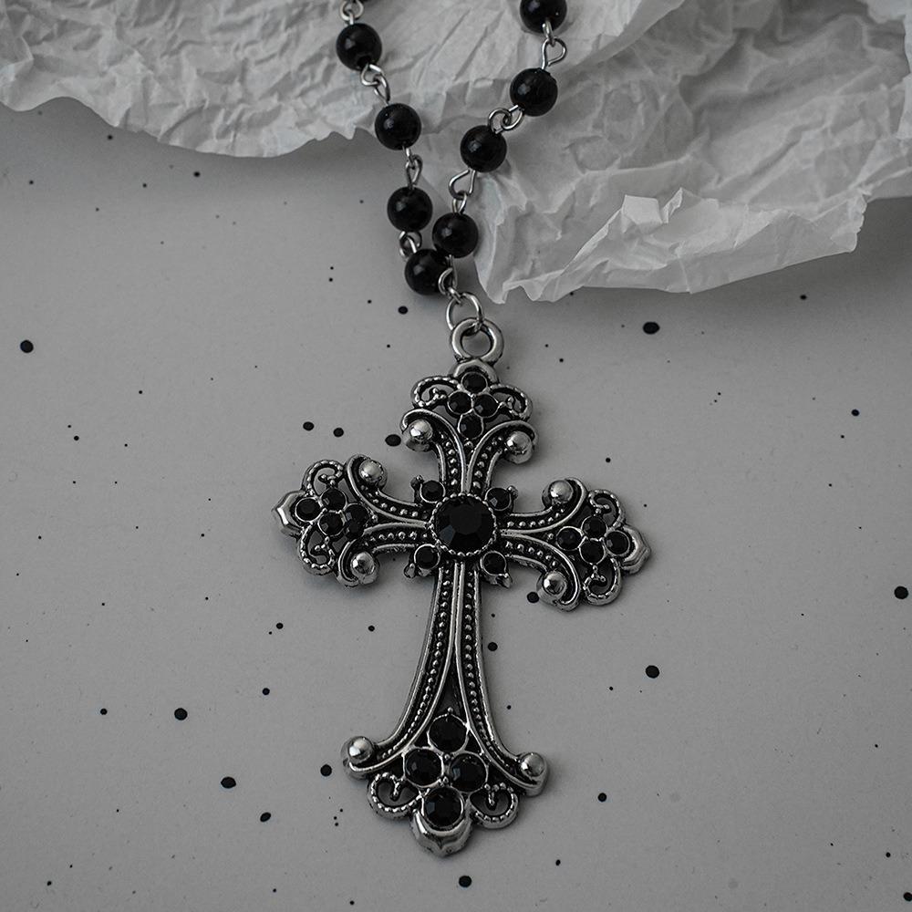 Personality Retro Vampire Bat Cross Heart-shaped Pendant Black Round Bead Chain Necklace for Women Gothic Hallowmas Jewelry Gift