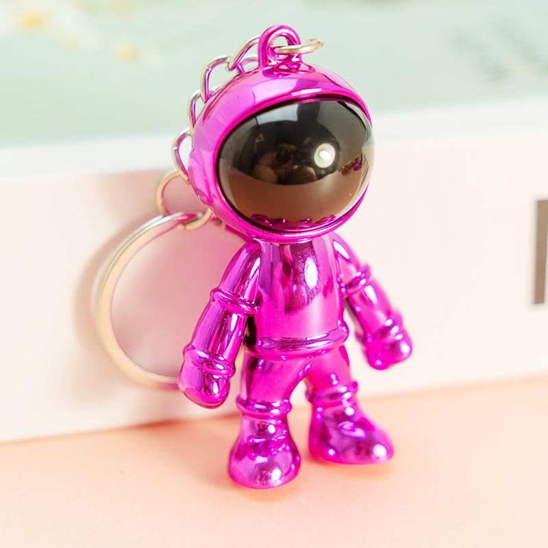 3D Astronaut Keychain: Trendy Car Pendant & Bag Accessory for Men and Women